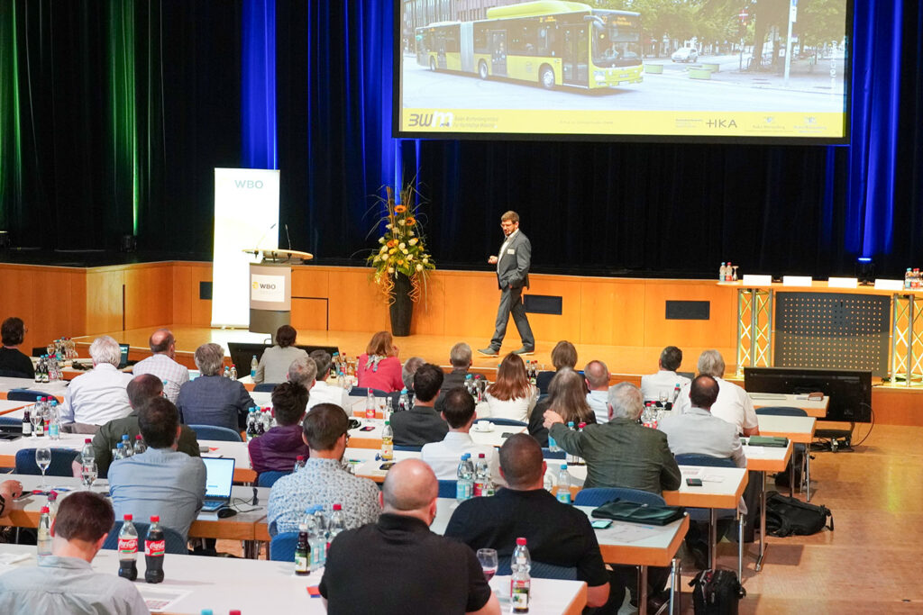 Kommunikation und ÖPNV-Kultur: Vortrag von Institutsleiter Prof. Dr. Christoph Hupfer auf dem ÖPNV-Kongress