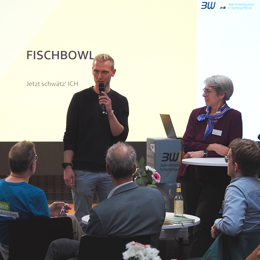 Das Diskussionsformat "Fishbowl" bot allen Teilnehmenden Gelegenheit, den Dialog mit eigenen Beiträgen zu erweitern.